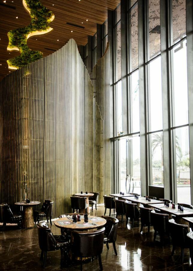 Yoho Hollywood Roosevelt Hotel Macau Exterior photo